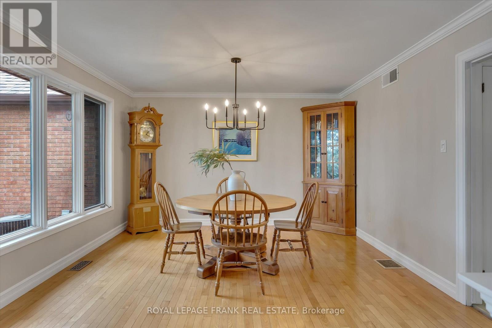 1887 Campbell Avenue, Cavan Monaghan (Cavan-Monaghan), Ontario  K9J 0E5 - Photo 9 - X12574434