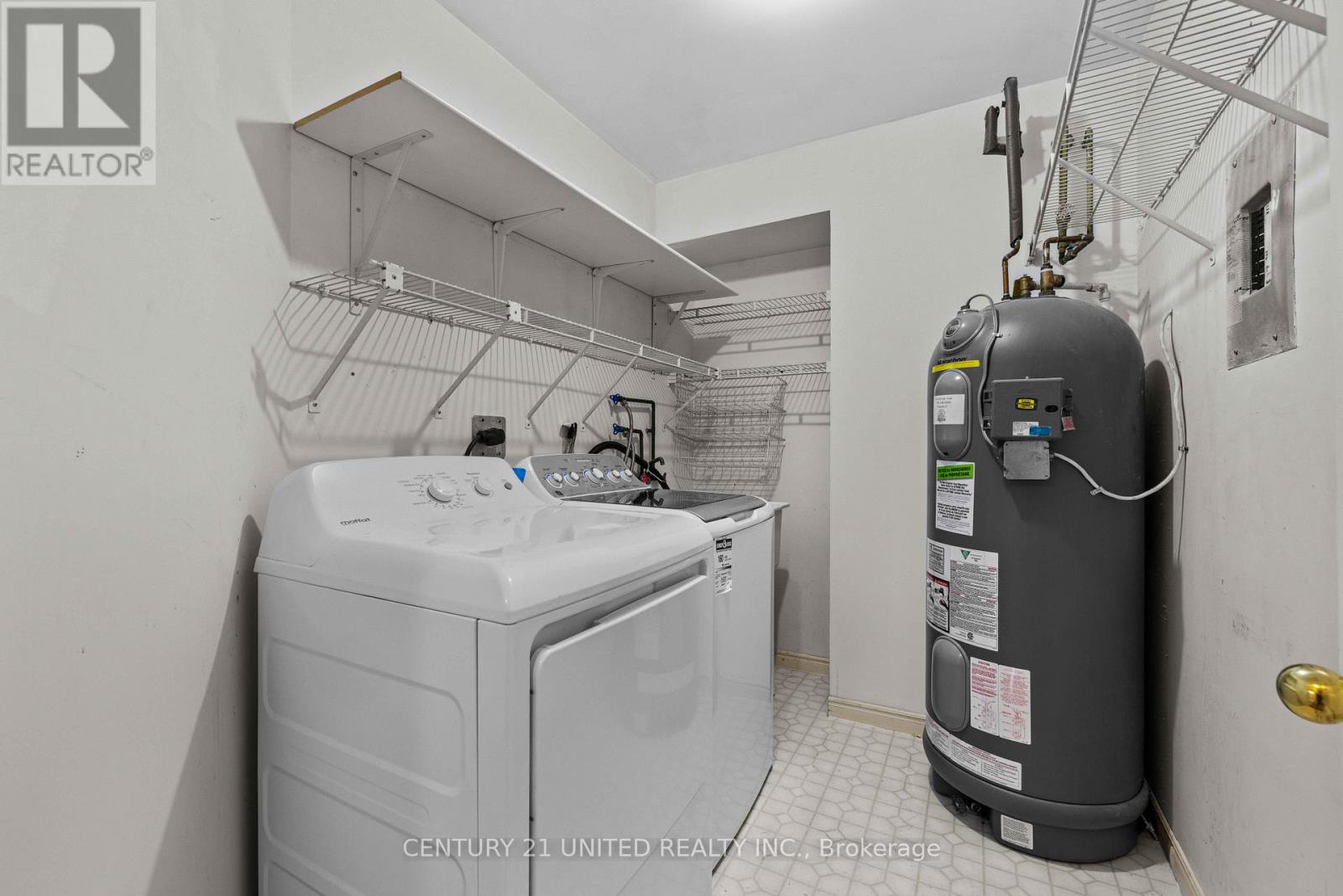 213 - 475 Parkhill Road W, Peterborough (Town Ward 3), Ontario  K9H 7M5 - Photo 13 - X12575086