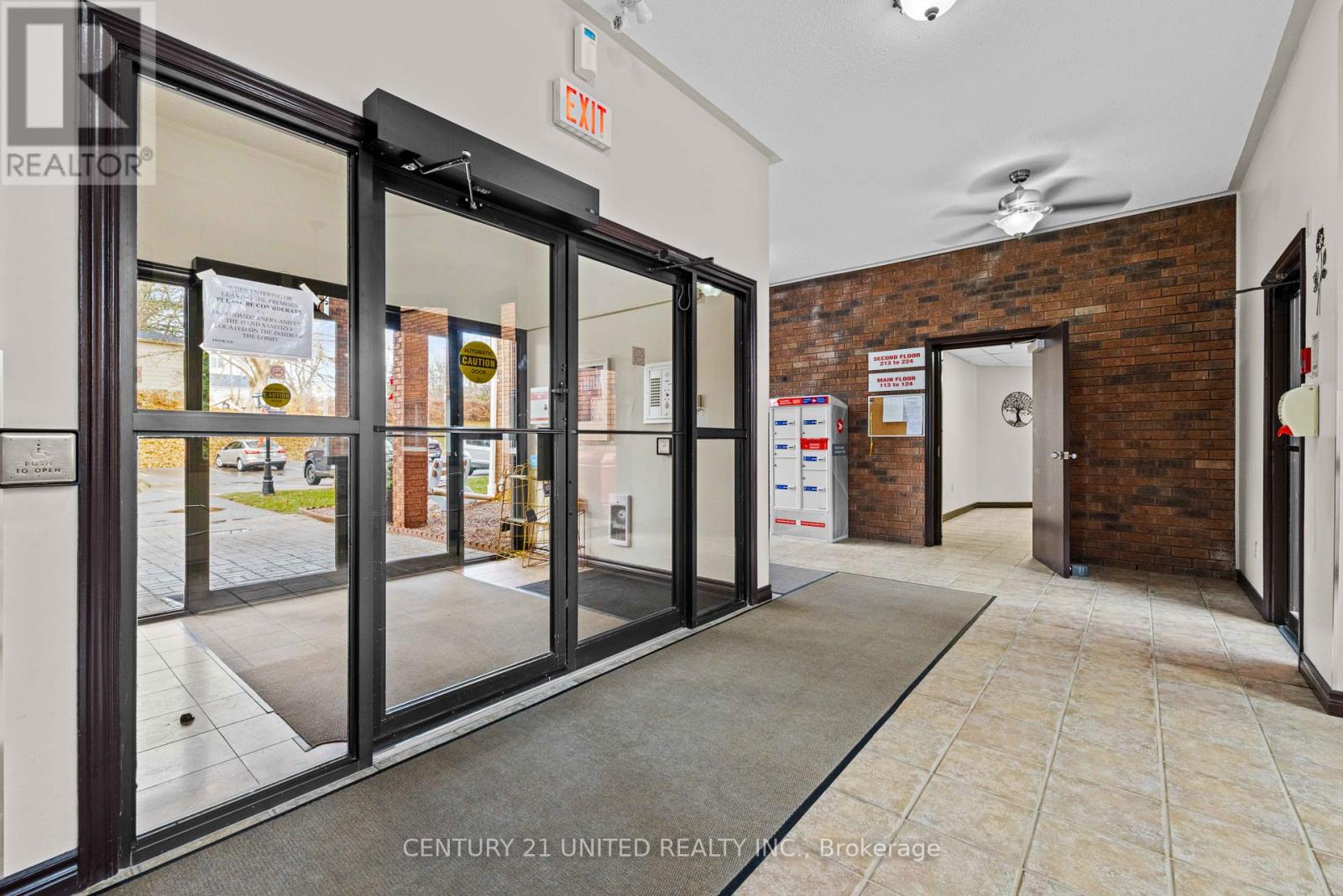 213 - 475 Parkhill Road W, Peterborough (Town Ward 3), Ontario  K9H 7M5 - Photo 4 - X12575086