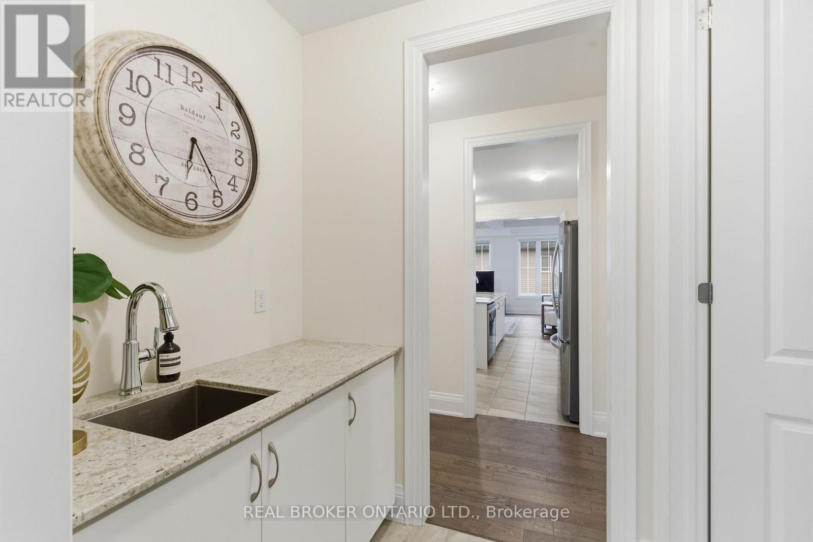 26 Autumn Frost Road, Otonabee-South Monaghan, Ontario  K9J 0K7 - Photo 9 - X12574804