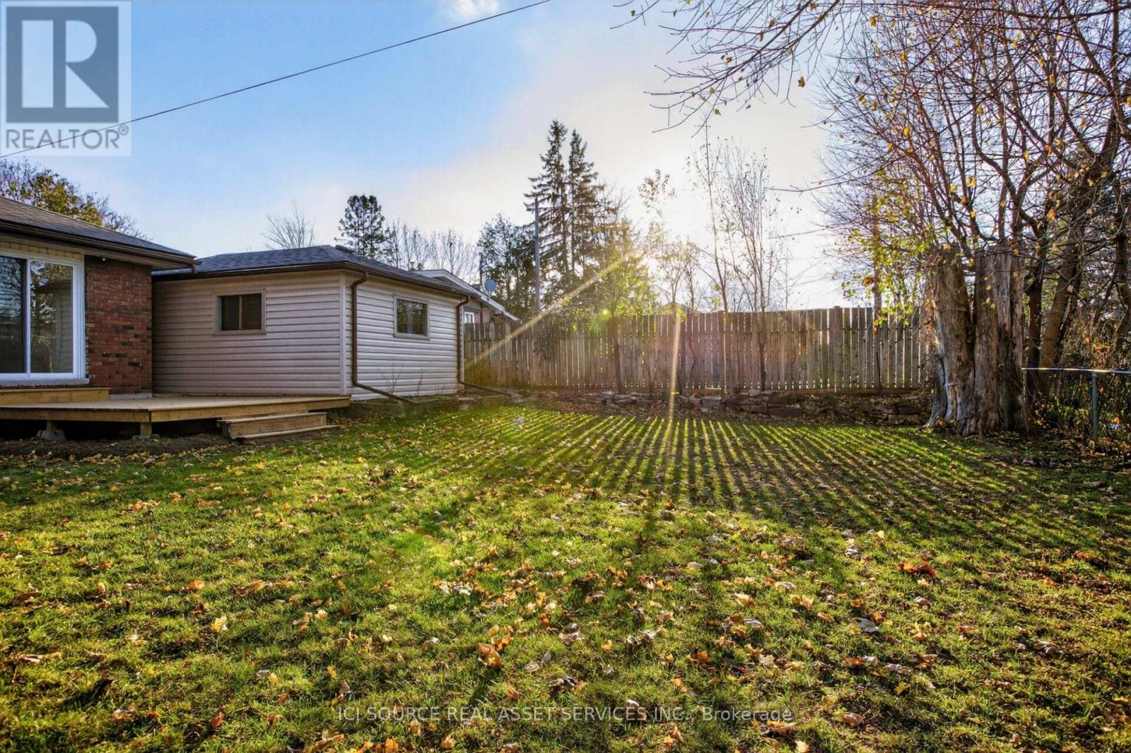 1092 Glendale Drive, Peterborough (Northcrest Ward 5), Ontario  K9H 6M4 - Photo 39 - X12575668