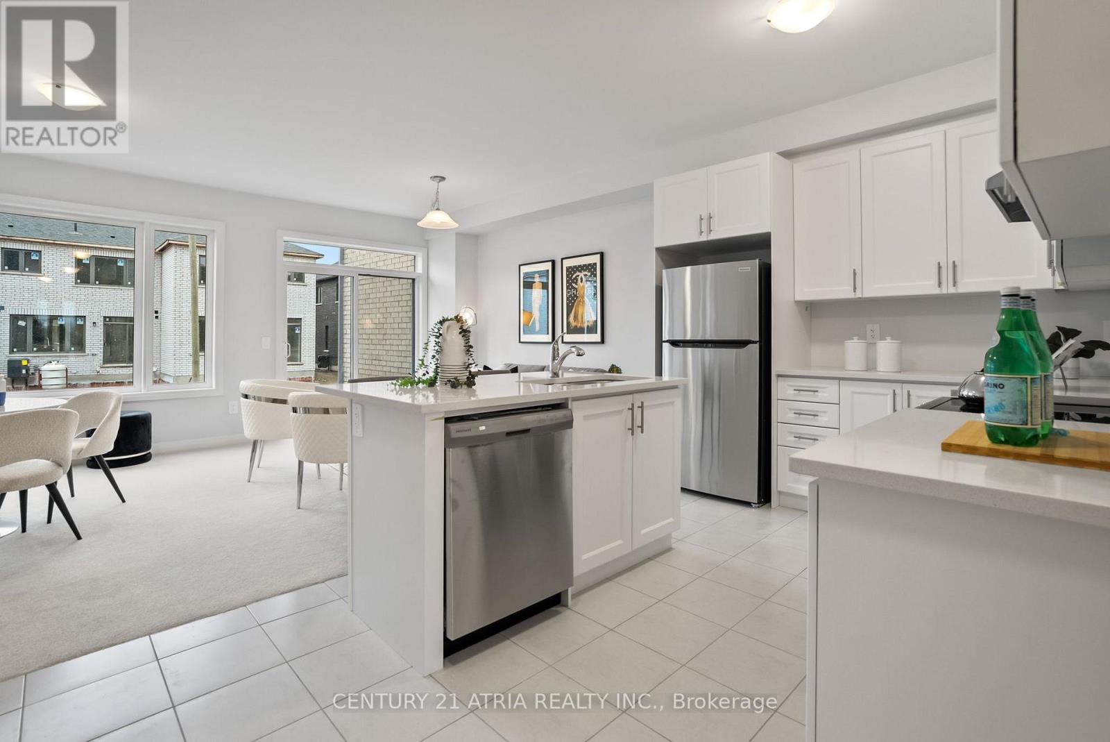 140 Corley Street, Kawartha Lakes (Lindsay), Ontario  K9V 0R4 - Photo 1 - X12576604