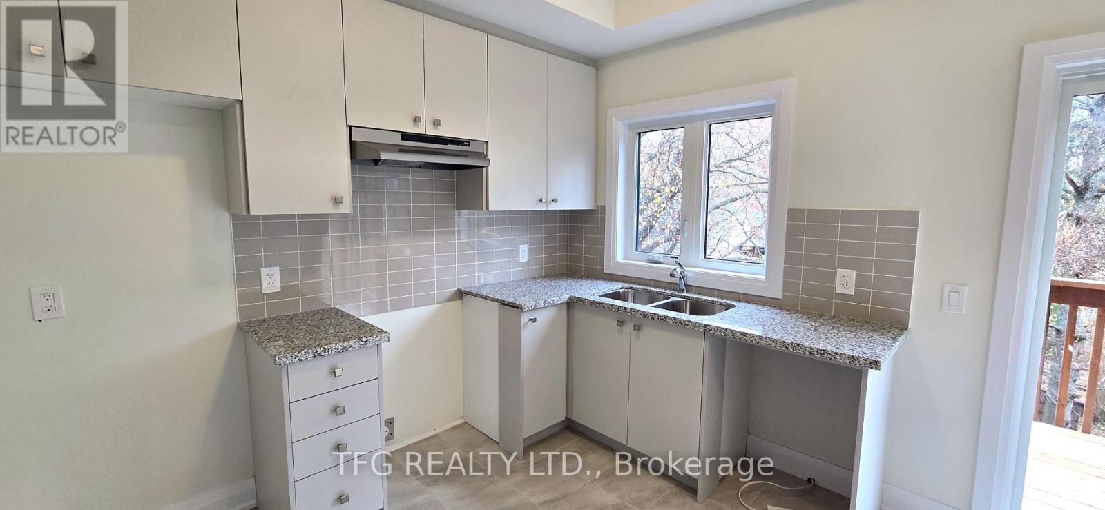 9 - 35 Marret Lane, Clarington (Newcastle), Ontario  L1B 1J2 - Photo 4 - E12576902