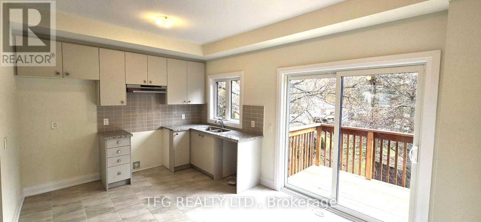 9 - 35 Marret Lane, Clarington (Newcastle), Ontario  L1B 1J2 - Photo 5 - E12576902