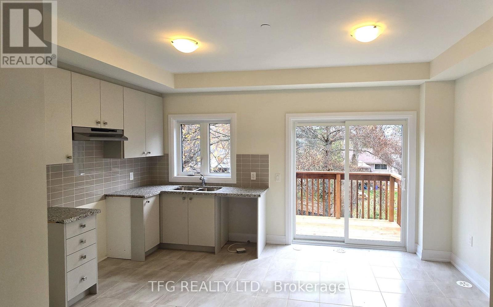 9 - 35 Marret Lane, Clarington (Newcastle), Ontario  L1B 1J2 - Photo 6 - E12576902