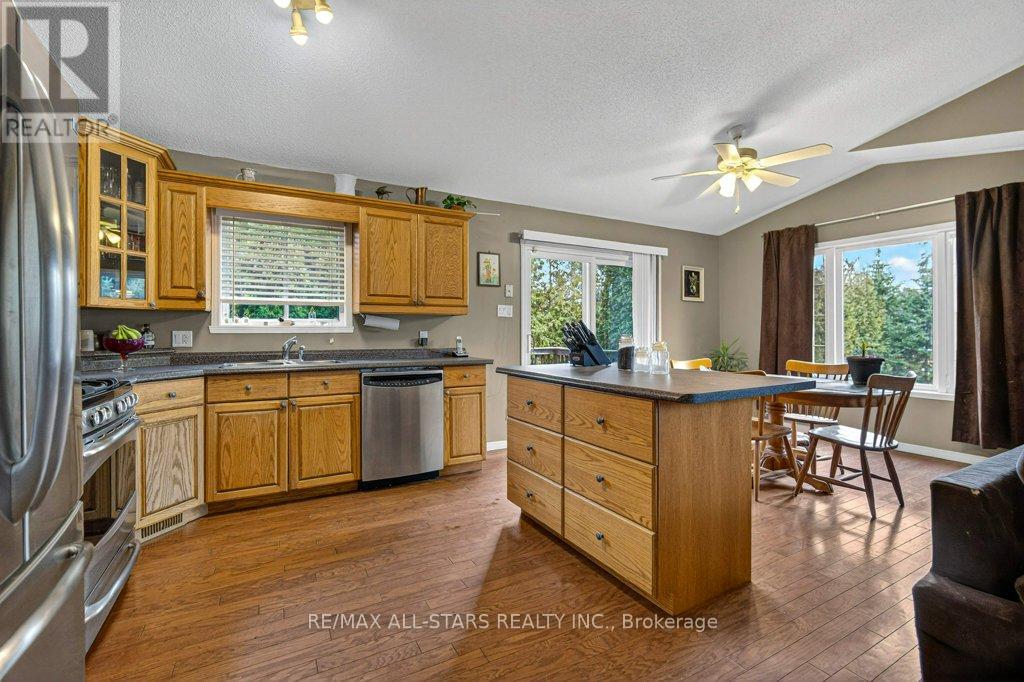 11 Grandview Drive, Kawartha Lakes (Omemee), Ontario  K0L 2W0 - Photo 11 - X12578112