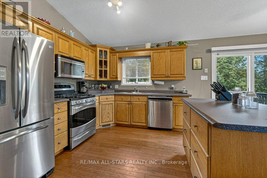 11 Grandview Drive, Kawartha Lakes (Omemee), Ontario  K0L 2W0 - Photo 12 - X12578112