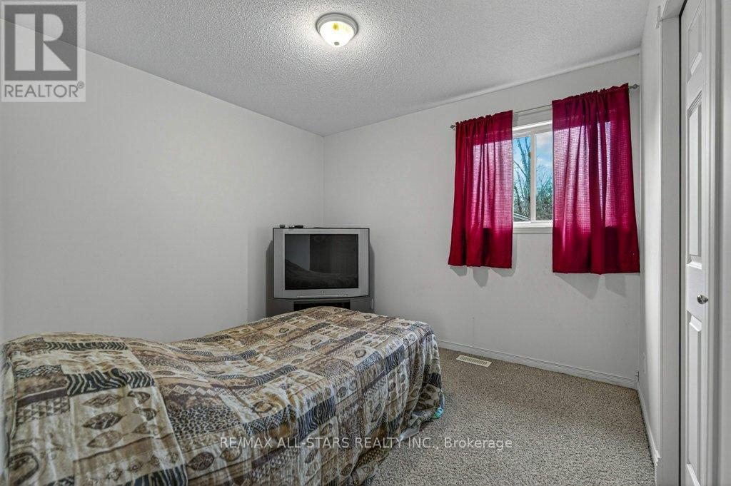 11 Grandview Drive, Kawartha Lakes (Omemee), Ontario  K0L 2W0 - Photo 19 - X12578112