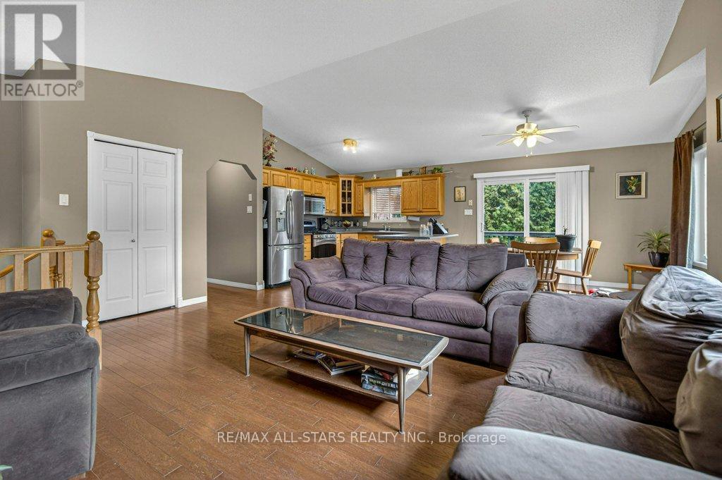 11 Grandview Drive, Kawartha Lakes (Omemee), Ontario  K0L 2W0 - Photo 7 - X12578112