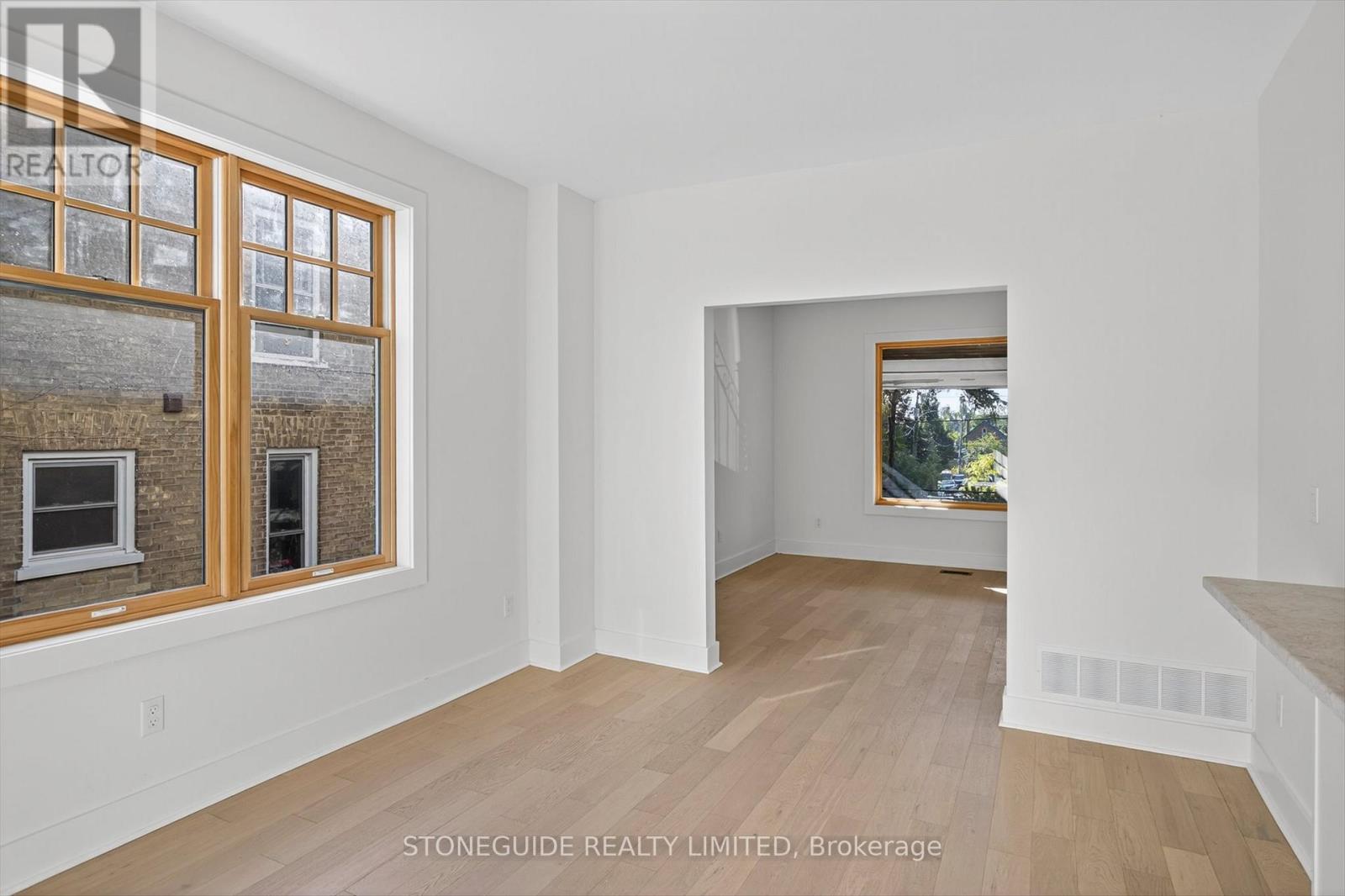 550 Bolivar Street, Peterborough (Town Ward 3), Ontario  K9J 4R8 - Photo 10 - X12578140