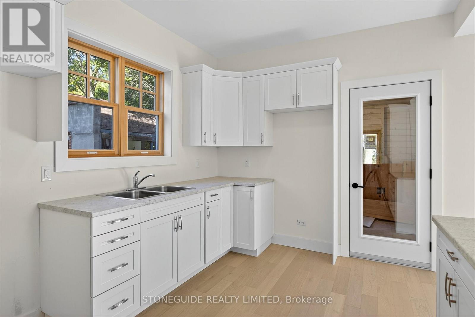 550 Bolivar Street, Peterborough (Town Ward 3), Ontario  K9J 4R8 - Photo 14 - X12578140