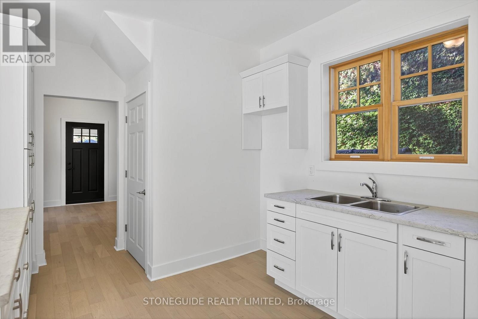 550 Bolivar Street, Peterborough (Town Ward 3), Ontario  K9J 4R8 - Photo 16 - X12578140