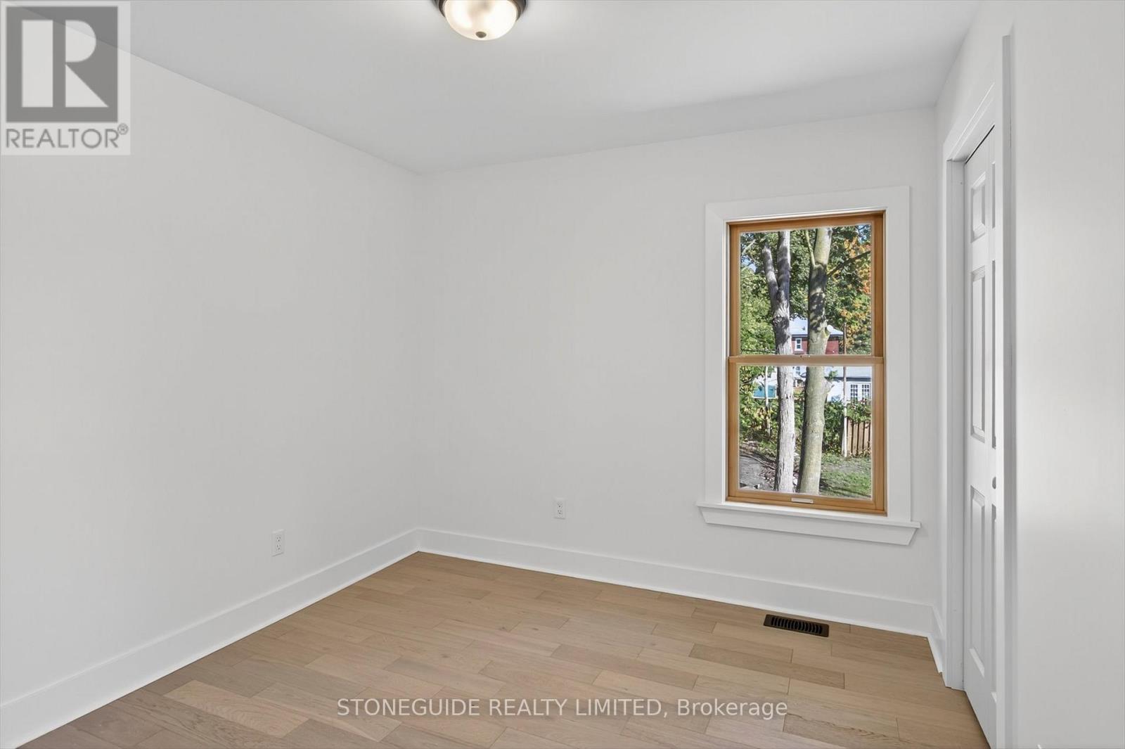 550 Bolivar Street, Peterborough (Town Ward 3), Ontario  K9J 4R8 - Photo 27 - X12578140