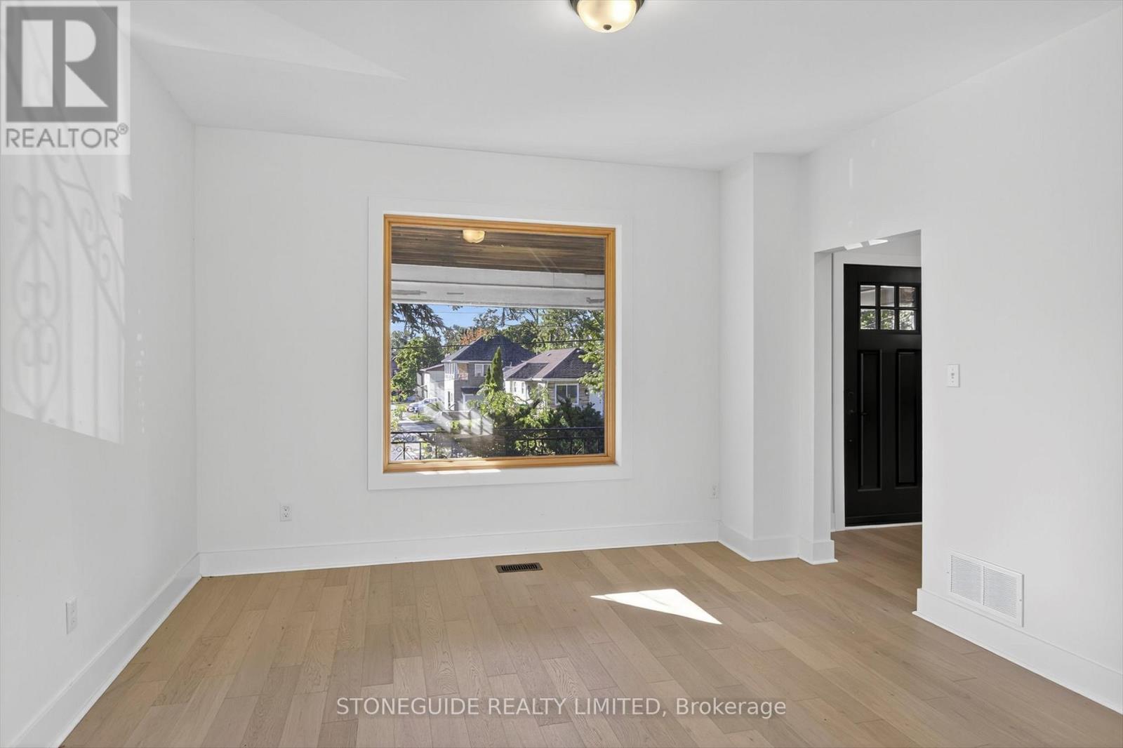 550 Bolivar Street, Peterborough (Town Ward 3), Ontario  K9J 4R8 - Photo 5 - X12578140