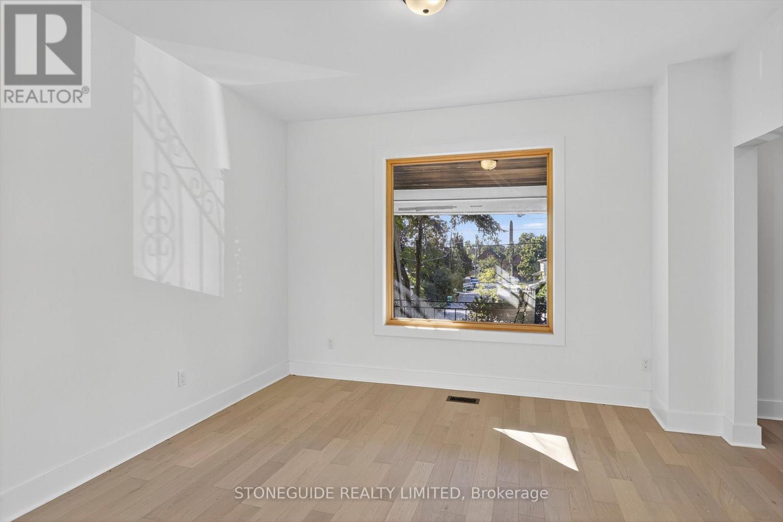 550 Bolivar Street, Peterborough (Town Ward 3), Ontario  K9J 4R8 - Photo 6 - X12578140