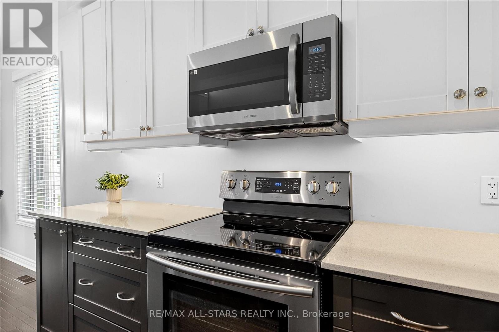 33 Deacon Crescent, Kawartha Lakes (Lindsay), Ontario  K9V 1C3 - Photo 10 - X12578318