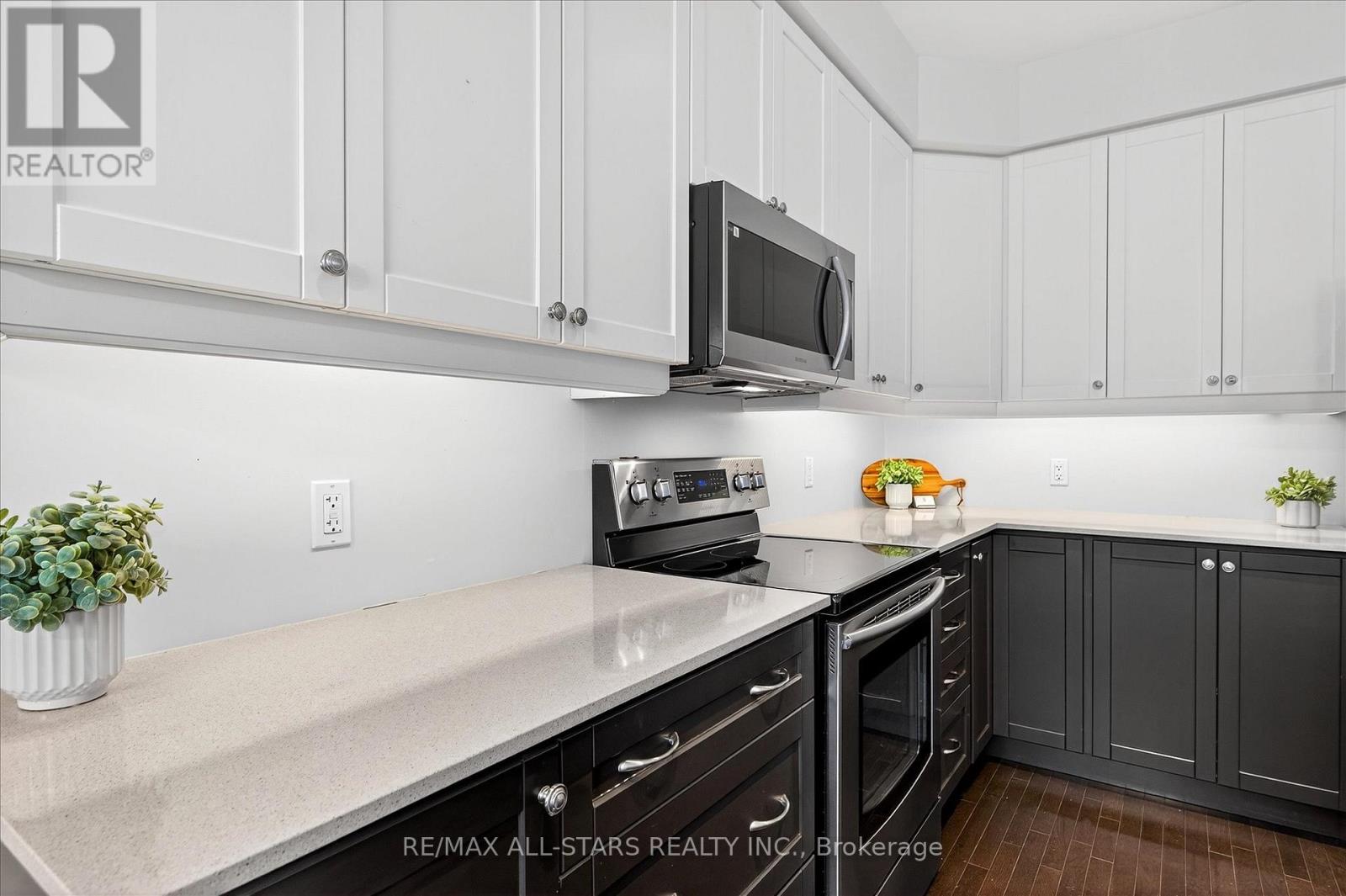 33 Deacon Crescent, Kawartha Lakes (Lindsay), Ontario  K9V 1C3 - Photo 11 - X12578318