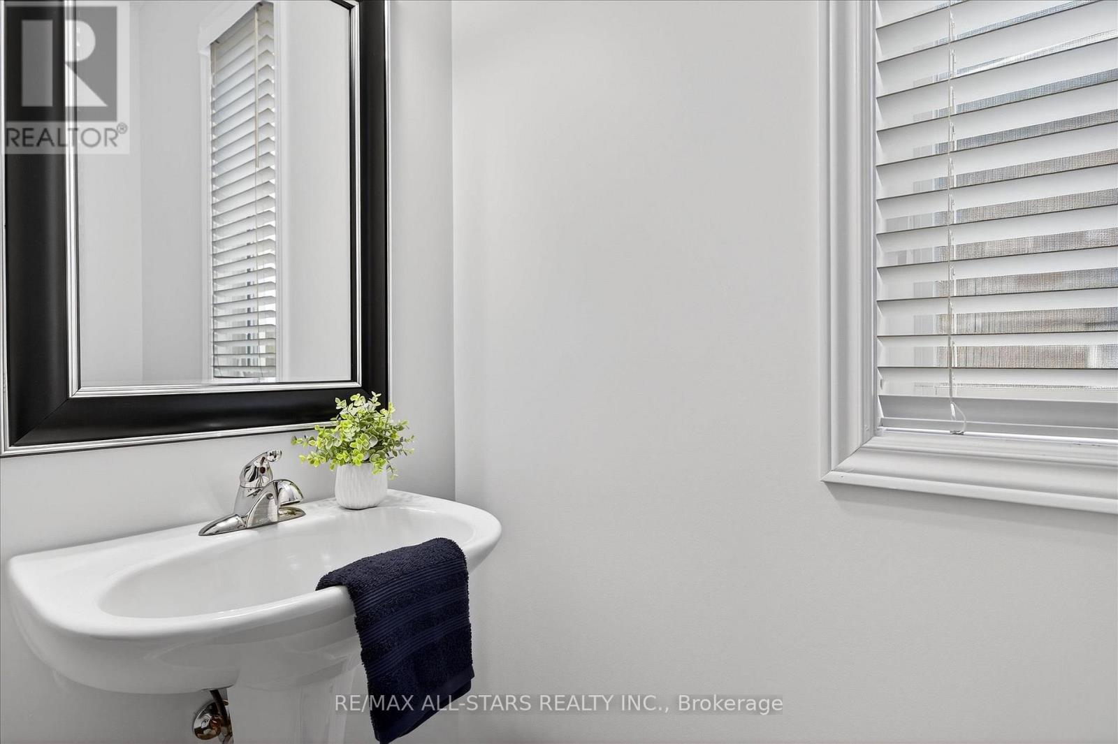 33 Deacon Crescent, Kawartha Lakes (Lindsay), Ontario  K9V 1C3 - Photo 25 - X12578318