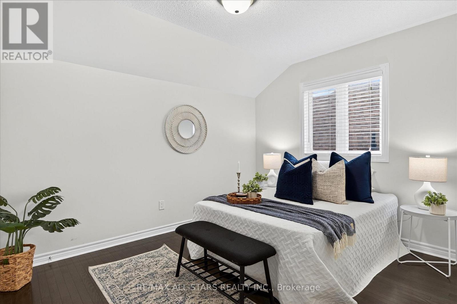 33 Deacon Crescent, Kawartha Lakes (Lindsay), Ontario  K9V 1C3 - Photo 30 - X12578318