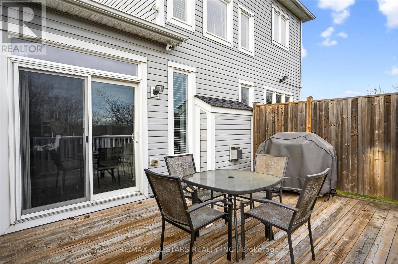 33 Deacon Crescent, Kawartha Lakes (Lindsay), Ontario  K9V 1C3 - Photo 34 - X12578318