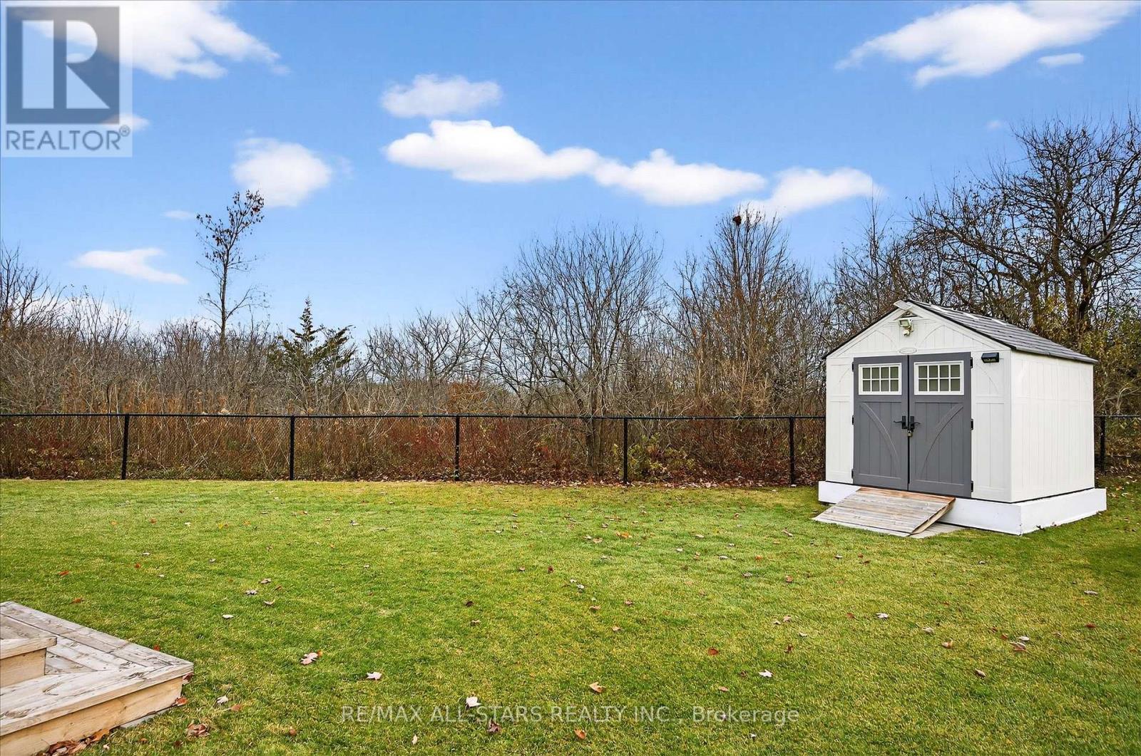 33 Deacon Crescent, Kawartha Lakes (Lindsay), Ontario  K9V 1C3 - Photo 38 - X12578318