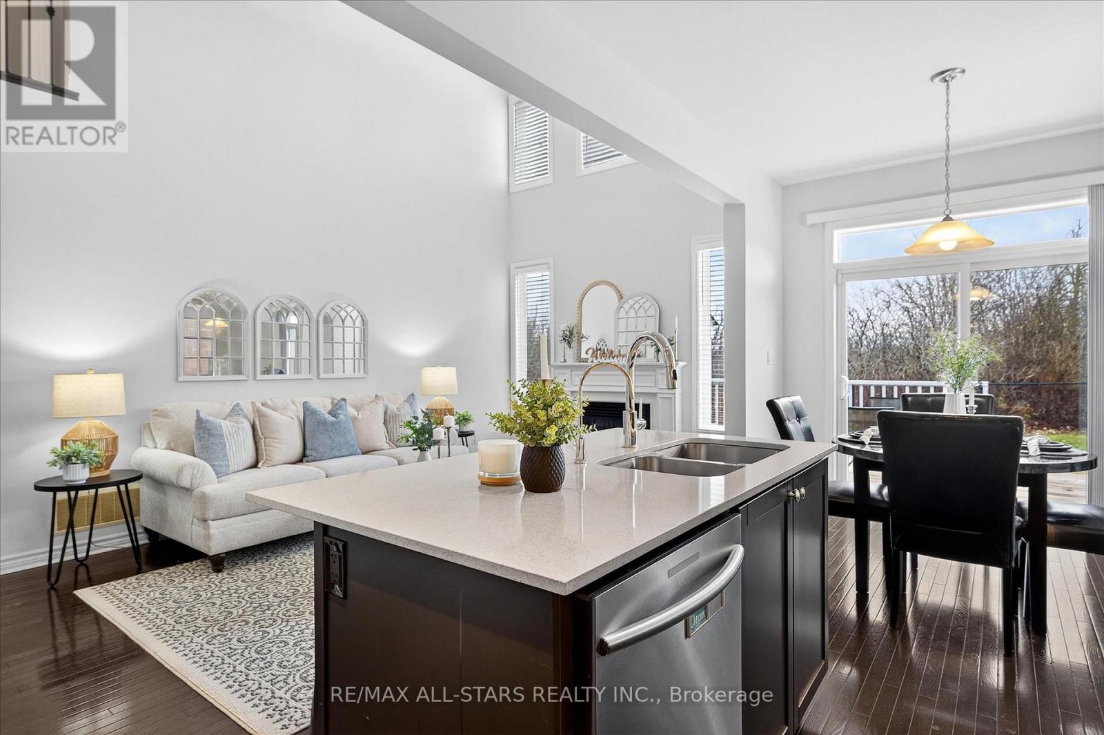 33 Deacon Crescent, Kawartha Lakes (Lindsay), Ontario  K9V 1C3 - Photo 6 - X12578318