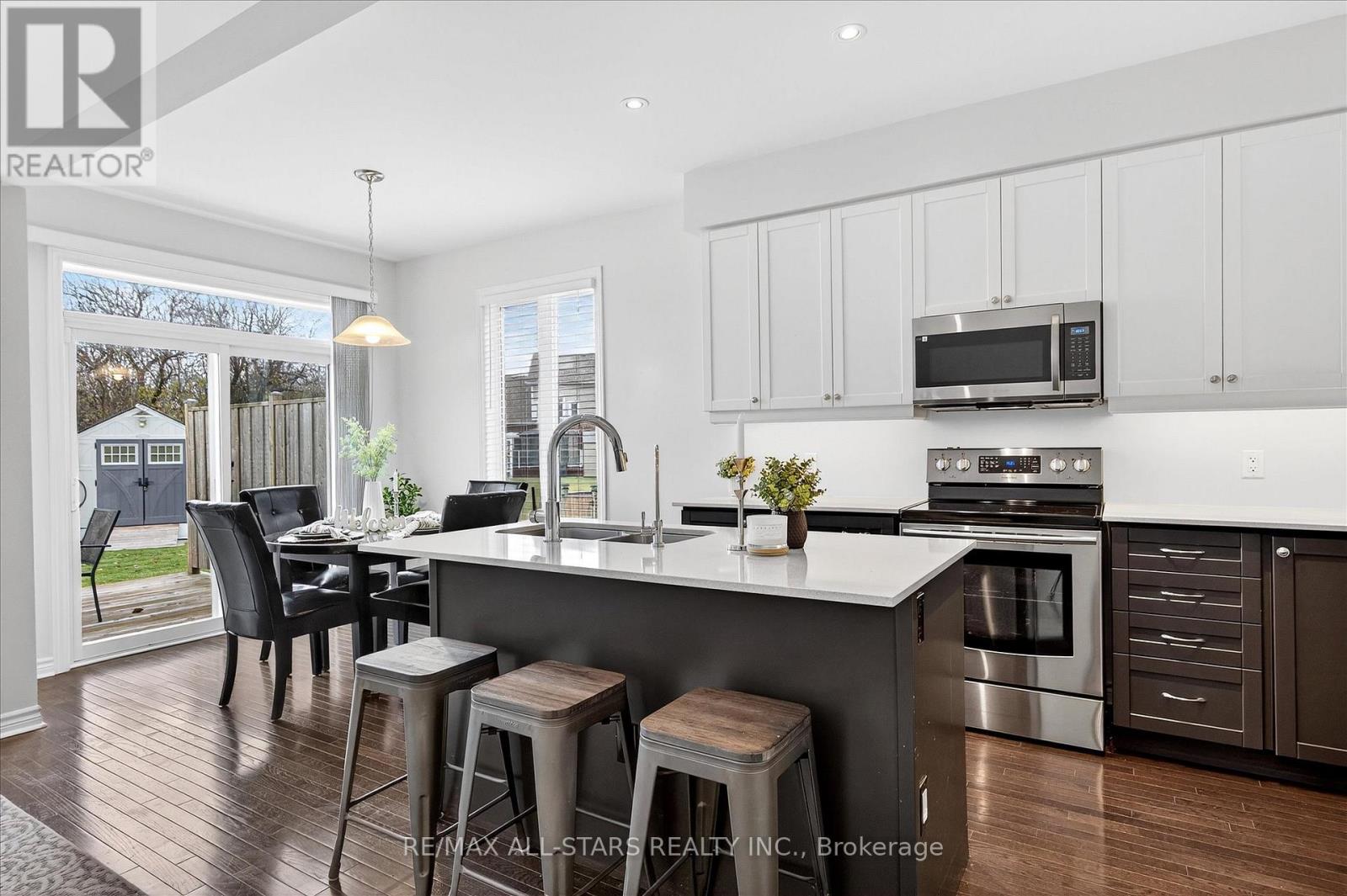 33 Deacon Crescent, Kawartha Lakes (Lindsay), Ontario  K9V 1C3 - Photo 7 - X12578318