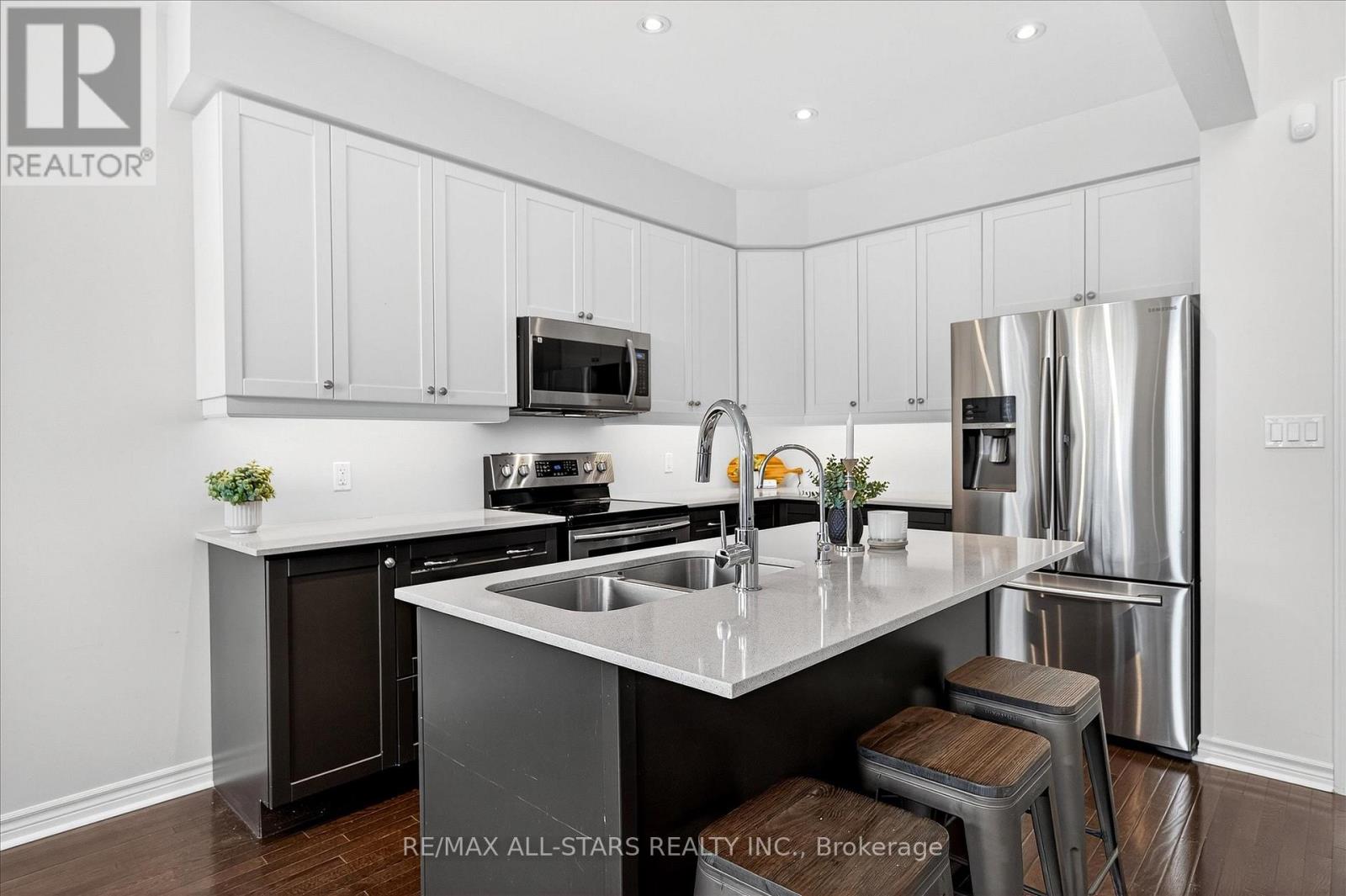 33 Deacon Crescent, Kawartha Lakes (Lindsay), Ontario  K9V 1C3 - Photo 8 - X12578318