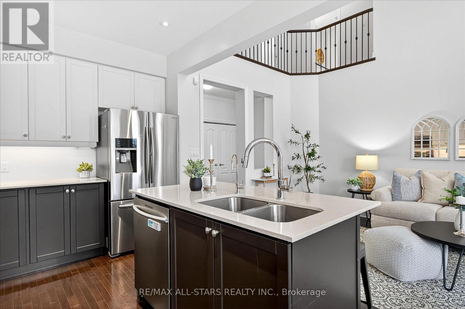 33 Deacon Crescent, Kawartha Lakes (Lindsay), Ontario  K9V 1C3 - Photo 9 - X12578318