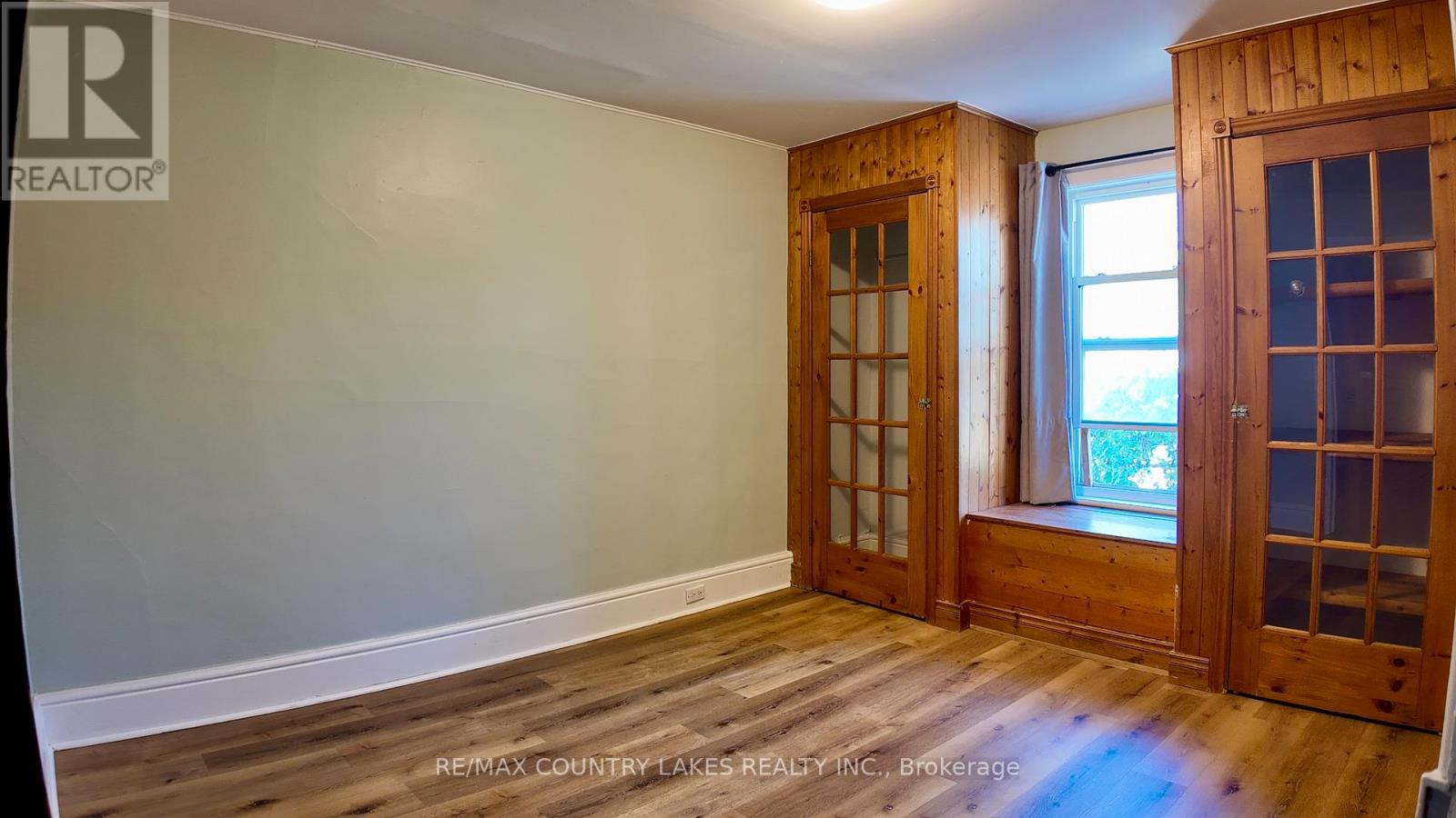 7 Melbourne Street E, Kawartha Lakes (Lindsay), Ontario  K9V 1X2 - Photo 19 - X12578474