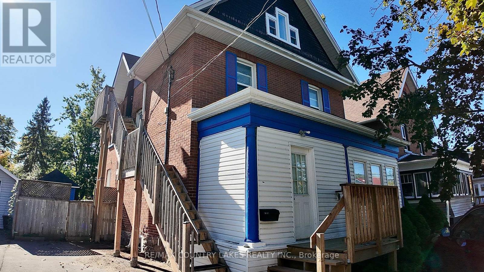 7 Melbourne Street E, Kawartha Lakes (Lindsay), Ontario  K9V 1X2 - Photo 2 - X12578474