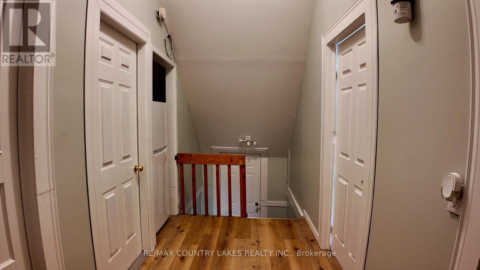 7 Melbourne Street E, Kawartha Lakes (Lindsay), Ontario  K9V 1X2 - Photo 25 - X12578474