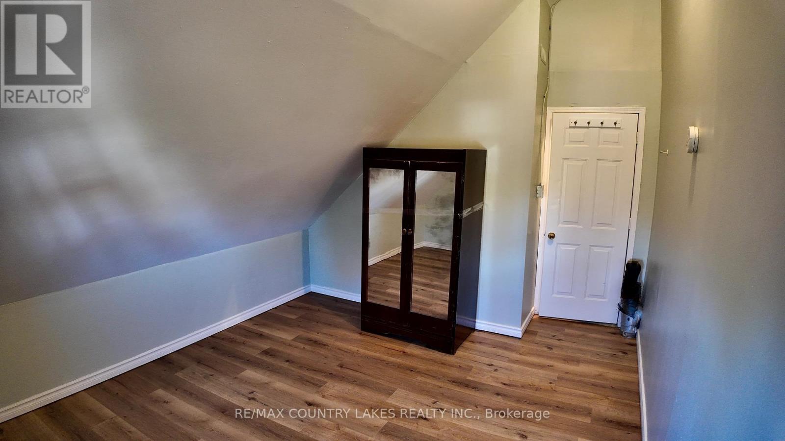 7 Melbourne Street E, Kawartha Lakes (Lindsay), Ontario  K9V 1X2 - Photo 30 - X12578474