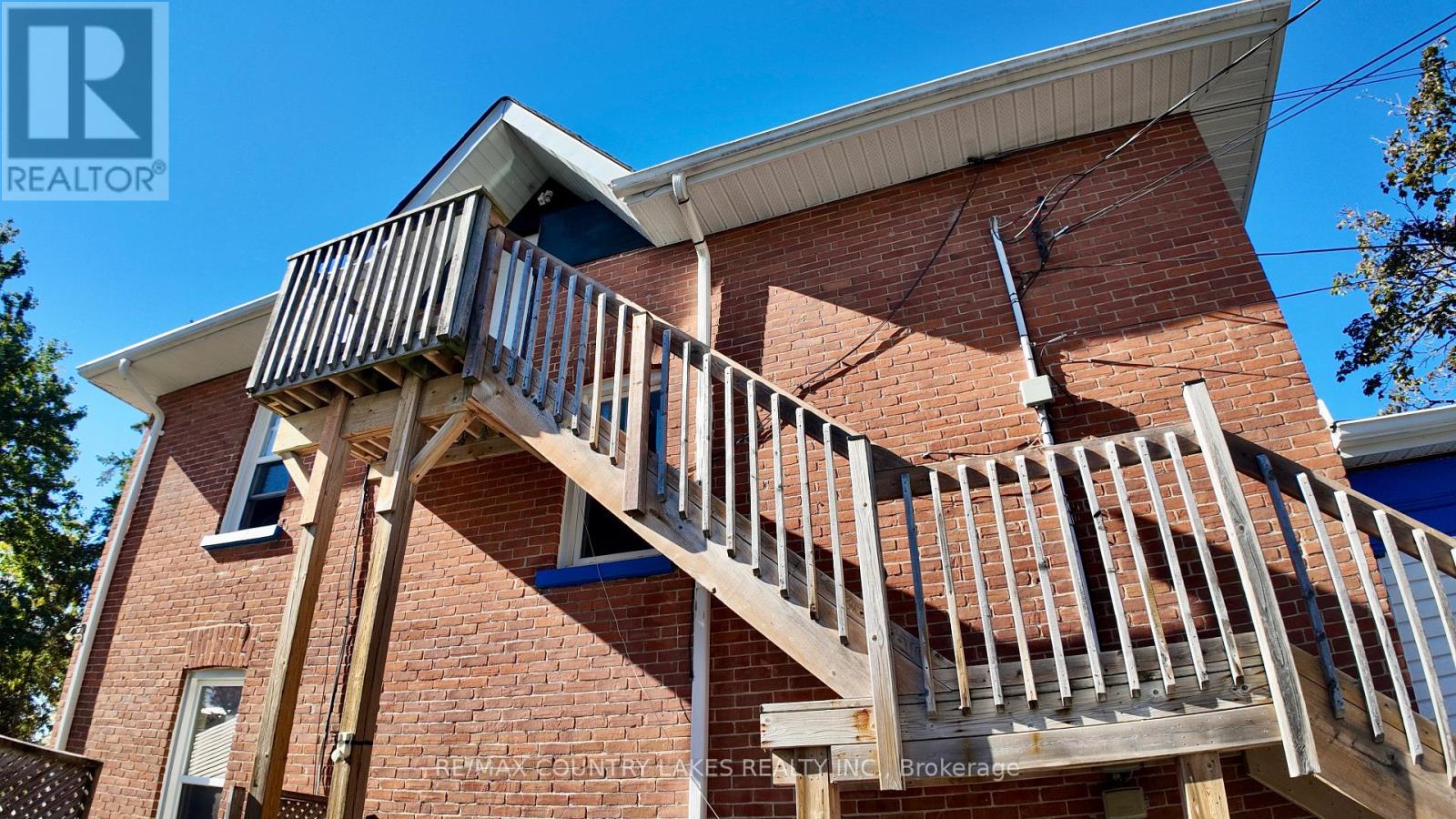 7 Melbourne Street E, Kawartha Lakes (Lindsay), Ontario  K9V 1X2 - Photo 4 - X12578474