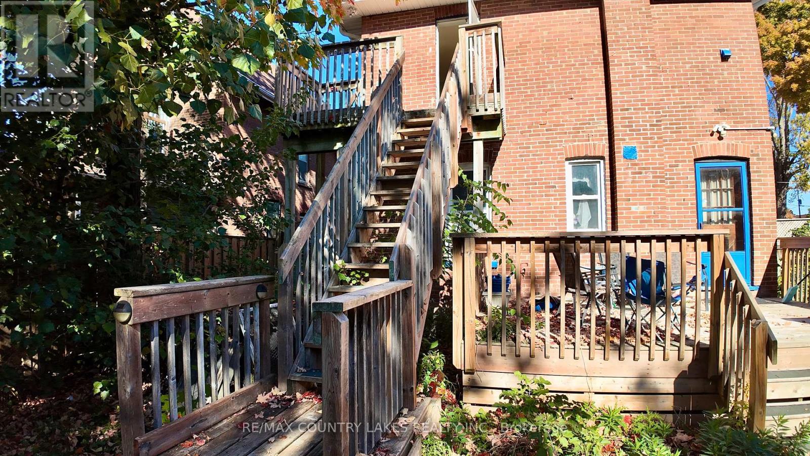 7 Melbourne Street E, Kawartha Lakes (Lindsay), Ontario  K9V 1X2 - Photo 8 - X12578474