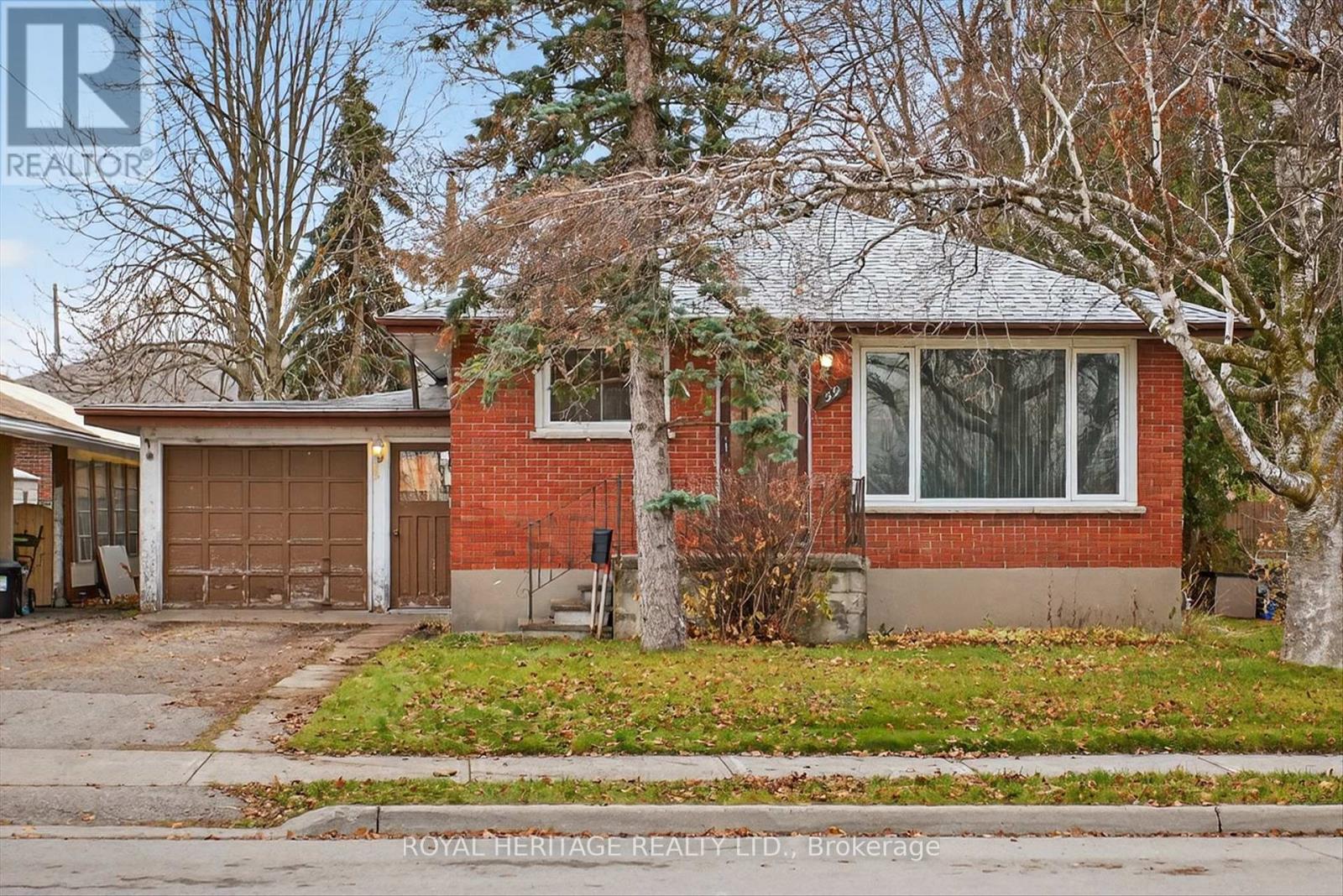 59 Colborne Street E, Kawartha Lakes (Lindsay), Ontario  K9V 1K6 - Photo 2 - X12578772