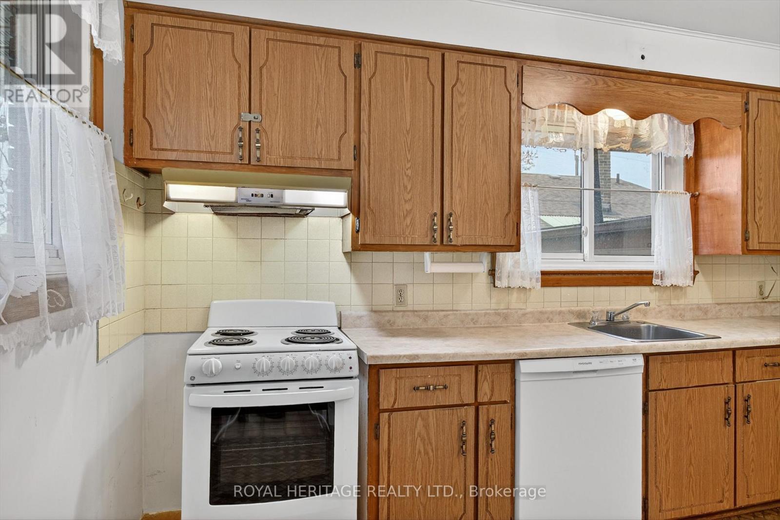 59 Colborne Street E, Kawartha Lakes (Lindsay), Ontario  K9V 1K6 - Photo 7 - X12578772