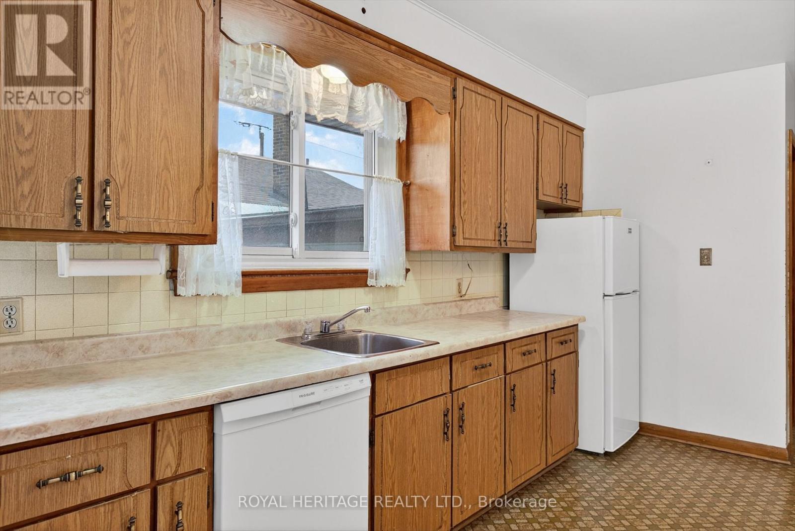 59 Colborne Street E, Kawartha Lakes (Lindsay), Ontario  K9V 1K6 - Photo 8 - X12578772