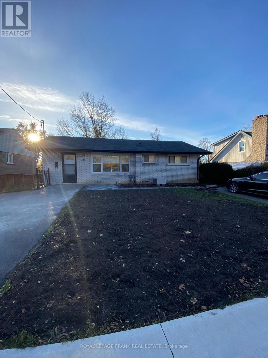 423 Armour Road, Peterborough (Ashburnham Ward 4), Ontario  K9H 1Y7 - Photo 4 - X12578972