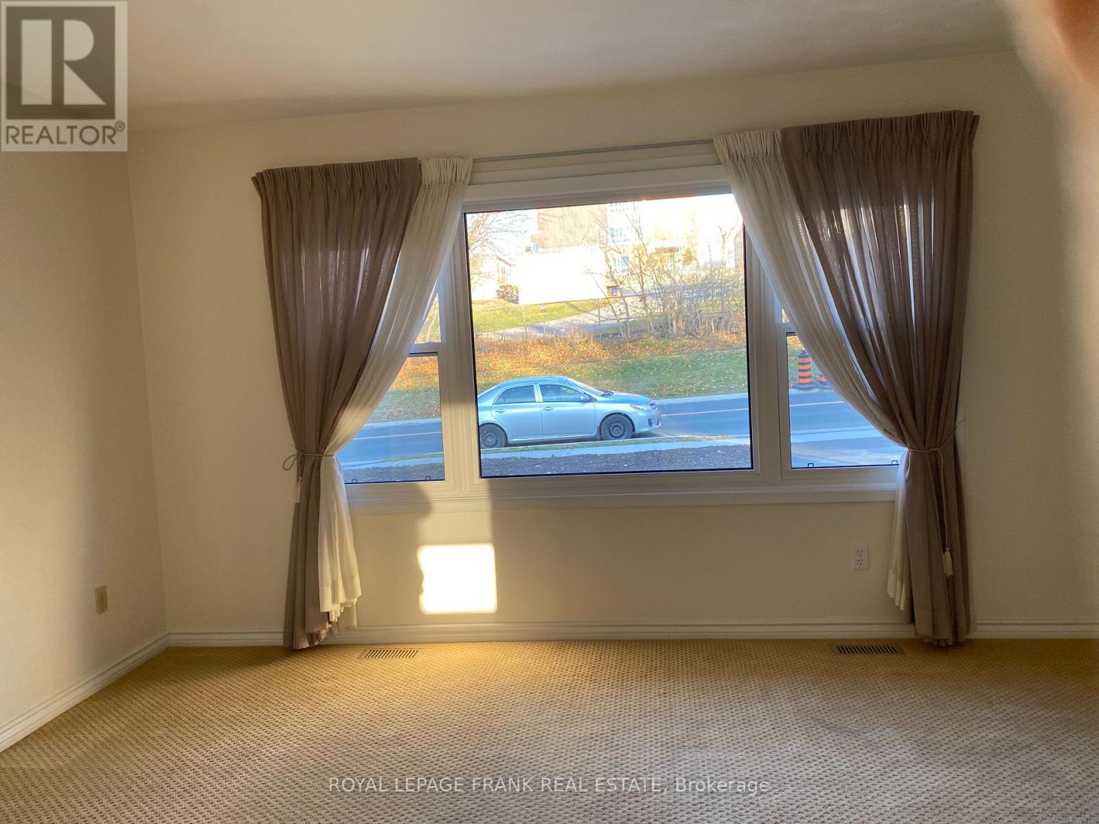 423 Armour Road, Peterborough (Ashburnham Ward 4), Ontario  K9H 1Y7 - Photo 5 - X12578972