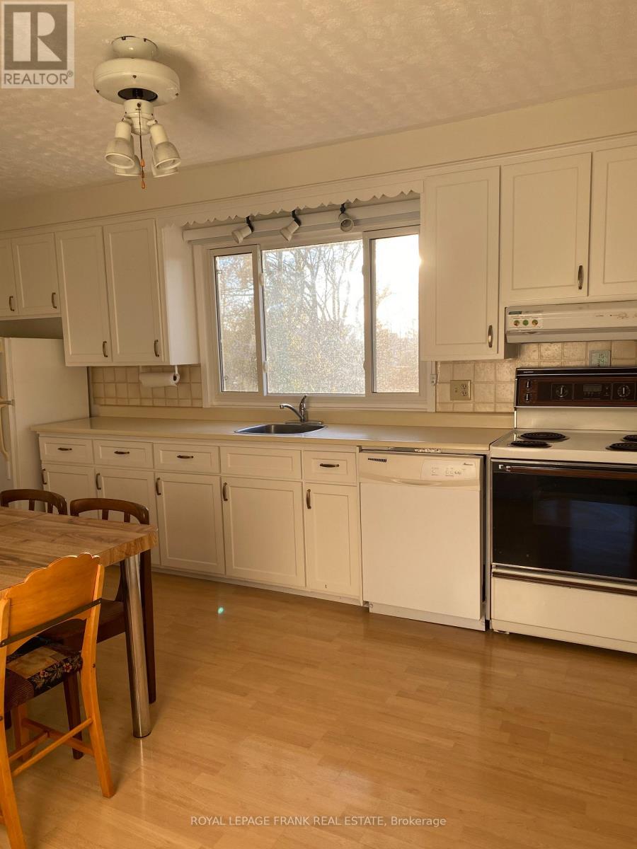 423 Armour Road, Peterborough (Ashburnham Ward 4), Ontario  K9H 1Y7 - Photo 8 - X12578972