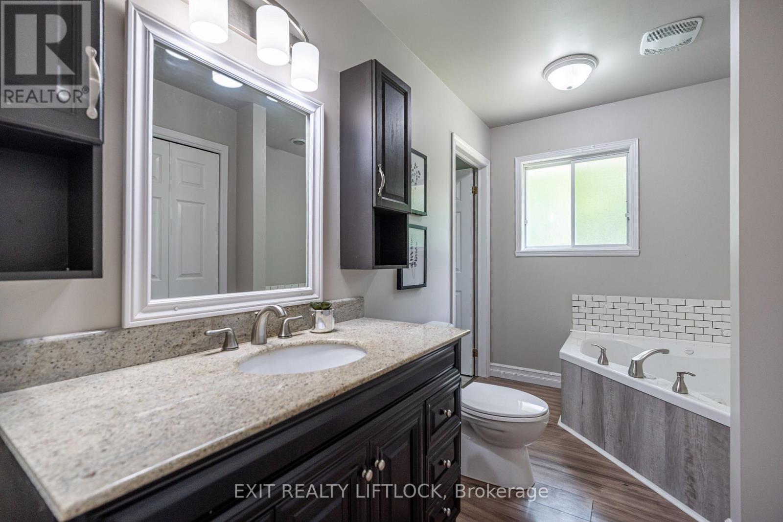 1220 Tara Road, Selwyn, Ontario  K0L 1T0 - Photo 15 - X12579026