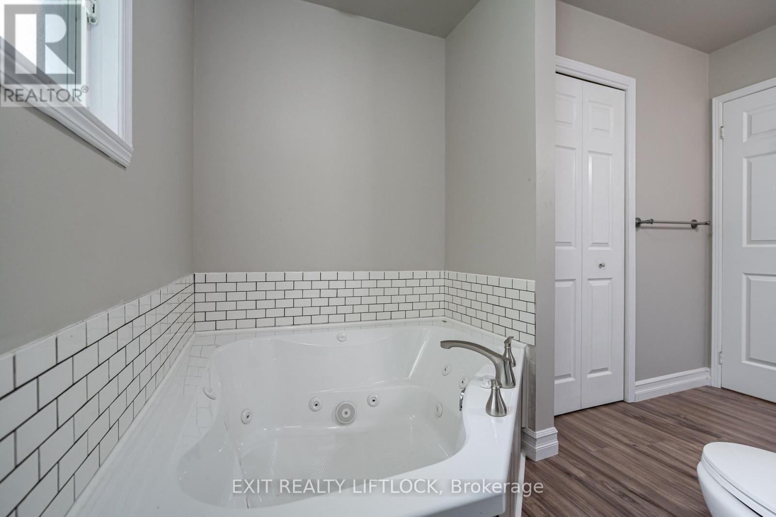 1220 Tara Road, Selwyn, Ontario  K0L 1T0 - Photo 16 - X12579026