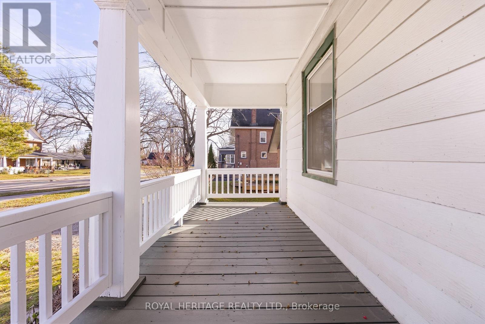 5 Adelaide Street S, Kawartha Lakes (Lindsay), Ontario  K9V 3J3 - Photo 2 - X12579434