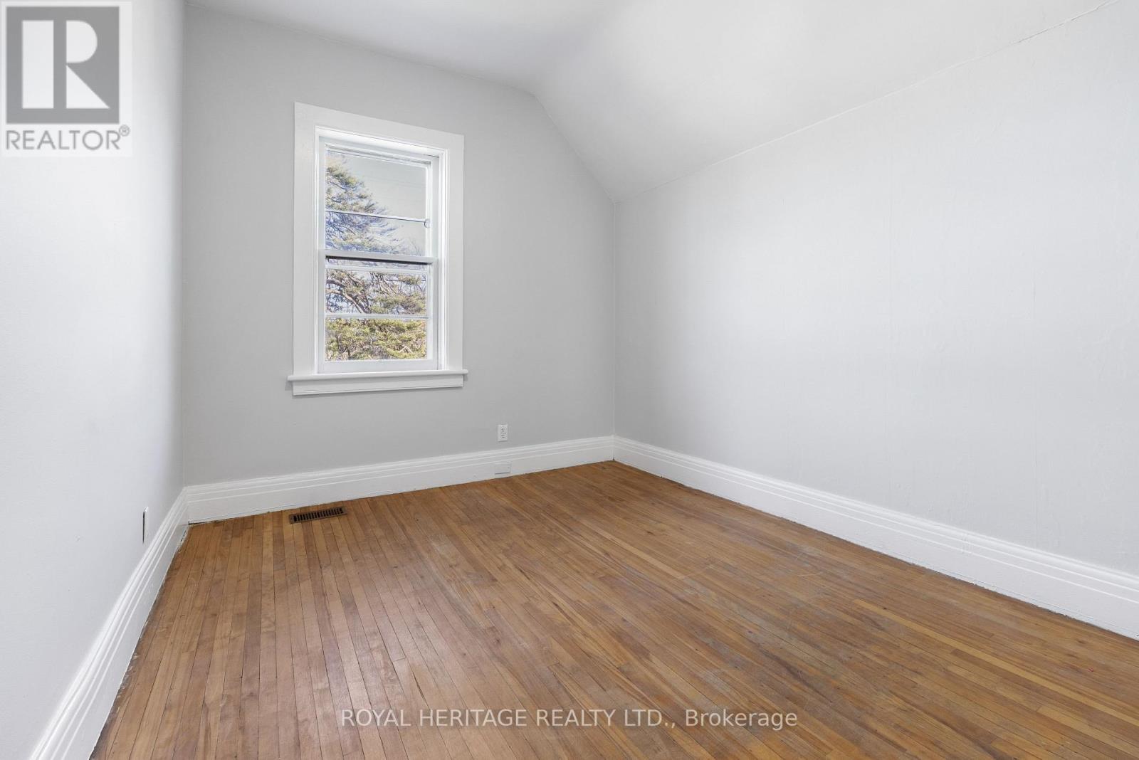 5 Adelaide Street S, Kawartha Lakes (Lindsay), Ontario  K9V 3J3 - Photo 24 - X12579434