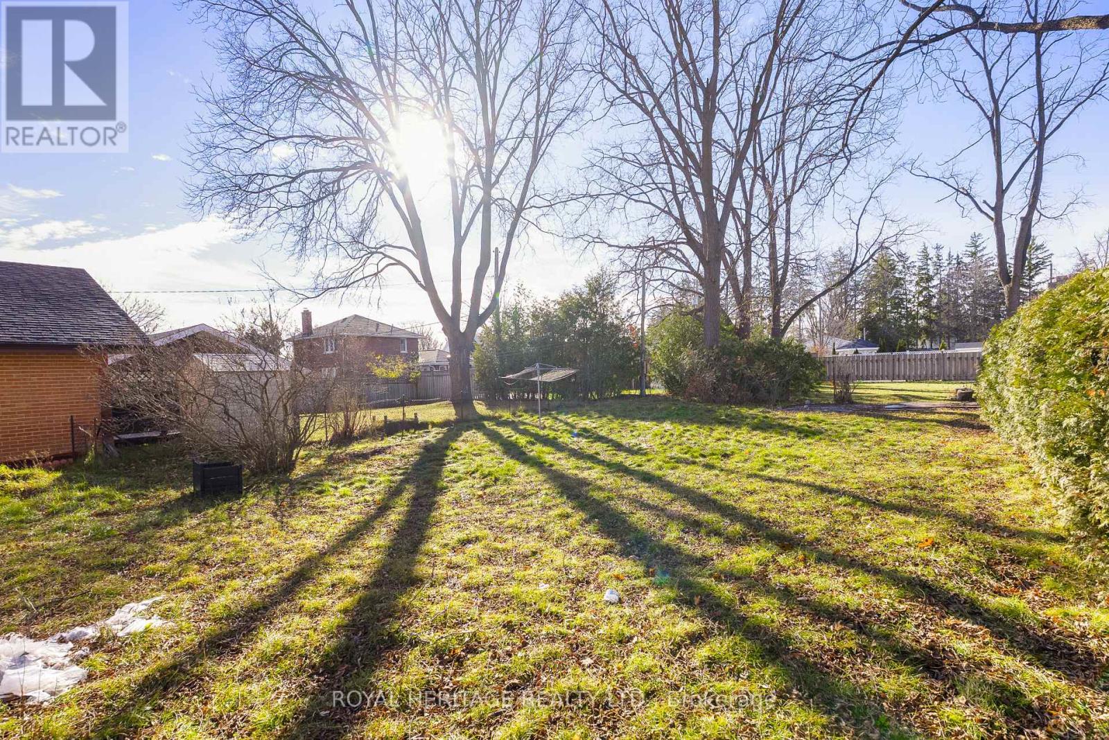 5 Adelaide Street S, Kawartha Lakes (Lindsay), Ontario  K9V 3J3 - Photo 27 - X12579434