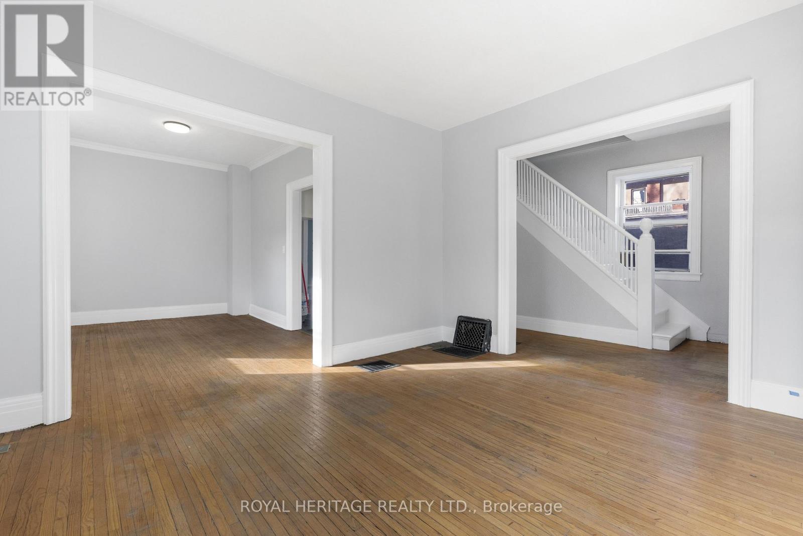 5 Adelaide Street S, Kawartha Lakes (Lindsay), Ontario  K9V 3J3 - Photo 5 - X12579434