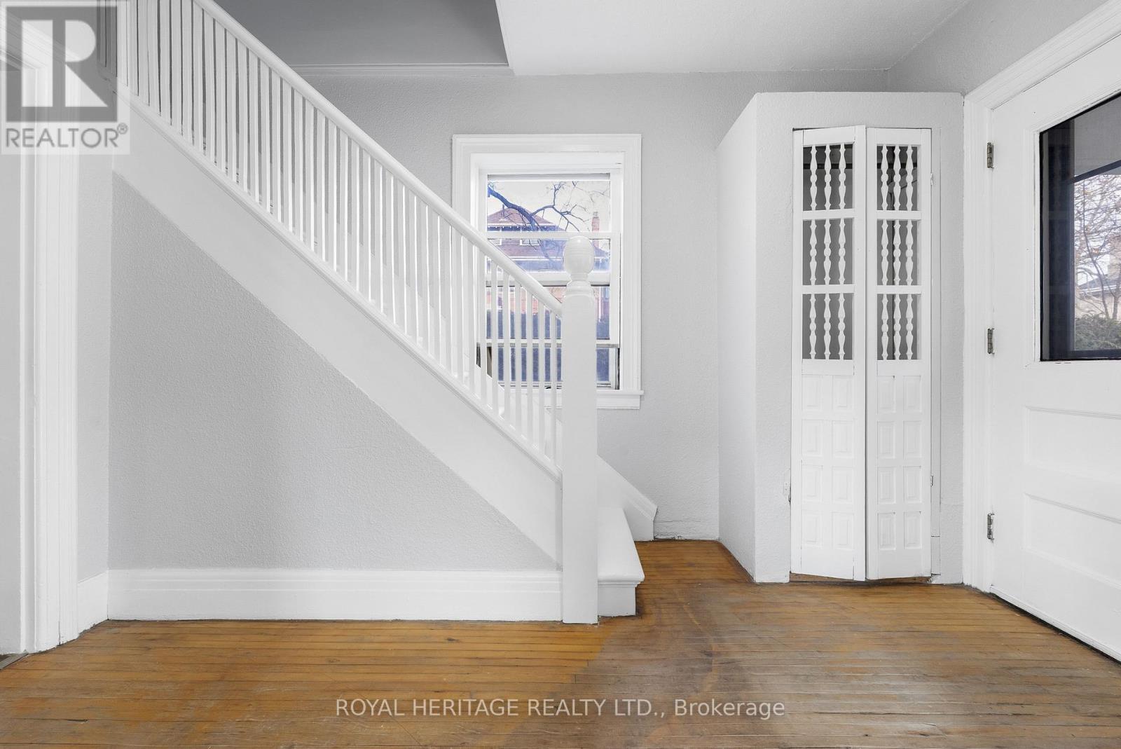 5 Adelaide Street S, Kawartha Lakes (Lindsay), Ontario  K9V 3J3 - Photo 6 - X12579434