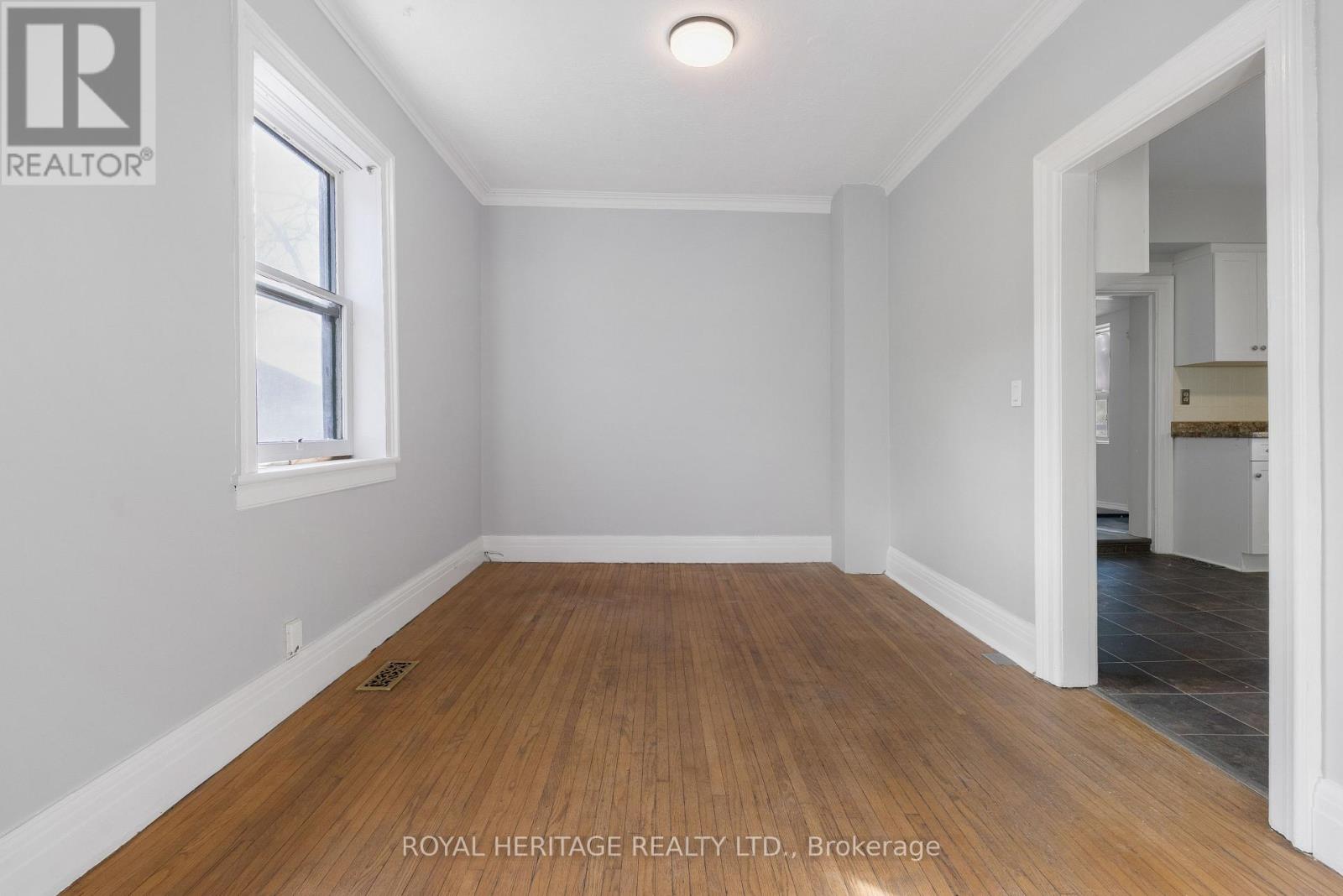 5 Adelaide Street S, Kawartha Lakes (Lindsay), Ontario  K9V 3J3 - Photo 9 - X12579434