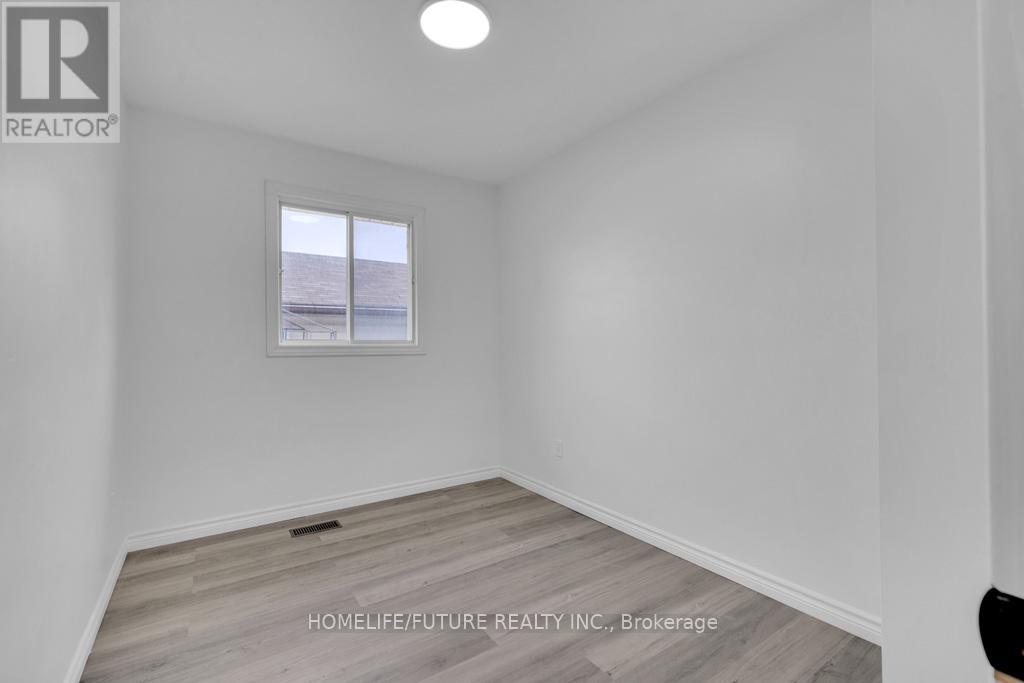 Upper - 453 Crystal Drive, Peterborough (Ashburnham Ward 4), Ontario  K9J 8L3 - Photo 14 - X12579216